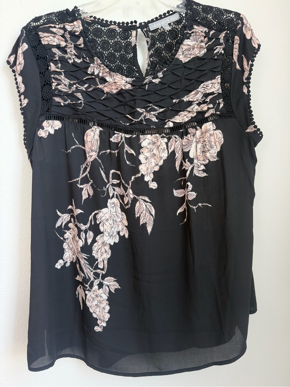 Daniel Rainn Black Floral Lace-Trim Cap Sleeve Camisole